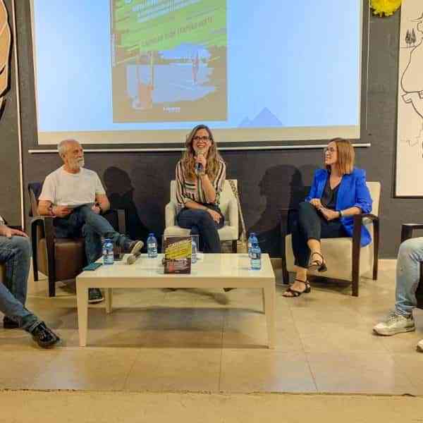 El Stikbomball un deporte alternativo nacido en Tomelloso que entre otras ventajas promueve la igualdad de género