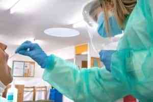 Castilla-La Mancha registró 2.060 casos por infección de COVID del 6 al 12 de junio en personas mayores de 60 años