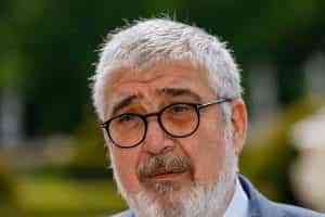 El Juicio Literario de Argamasilla encausará al presidente del Real Instituto Elcano con Barreda como abogado defensor