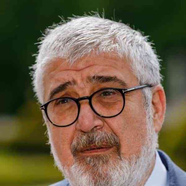 El Juicio Literario de Argamasilla encausará al presidente del Real Instituto Elcano con Barreda como abogado defensor