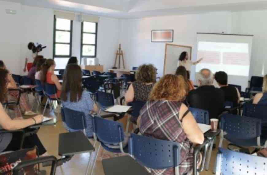 2 sesiones sobre el abordaje de la violencia de género en la adolescencia en el centro social del Nuevo Manzanares