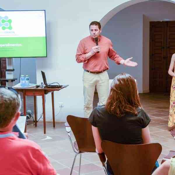 Una  charla sobre los llamados superalimentos celebró el proyecto “Ciudad Ciencia” en Tomelloso