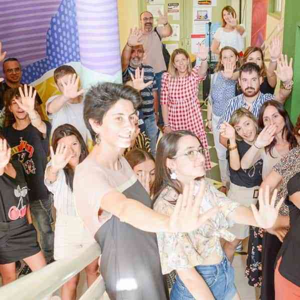 Un mural “No es no. Contra la violencia de género” del artista Dresu inaugurado en la EASDAL “Antonio López” de Tomelloso