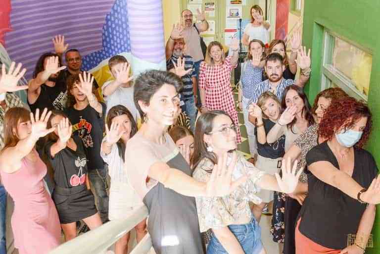 Un mural “No es no. Contra la violencia de género” del artista Dresu inaugurado en la EASDAL “Antonio López” de Tomelloso