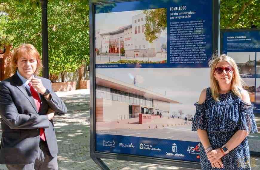 La exposición ’40 años del Estatuto de Autonomía de CLM’ abierta  hasta el 10 de julio en el Parque Urbano Martínez de Tomelloso