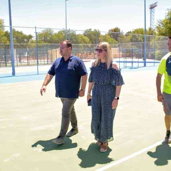 Completamente reformadas las cinco pistas del Complejo de Tenis de la Ciudad Deportiva de Tomelloso