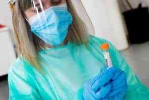 Castilla-La Mancha registró 964 casos por infección de Covid del 8 al 14 de agosto en personas mayores de 60 años