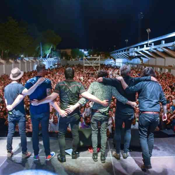 El exitoso concierto de M-Clan cerró con broche de oro los conciertos de Feria y Fiestas de Tomelloso