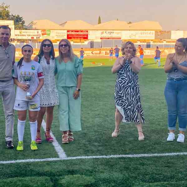 Las Rozas Club de Fútbol Femenino ganó el trofeo del II Memorial Pedro Granados de la Unión Tomelloso Femenino de Fútbol