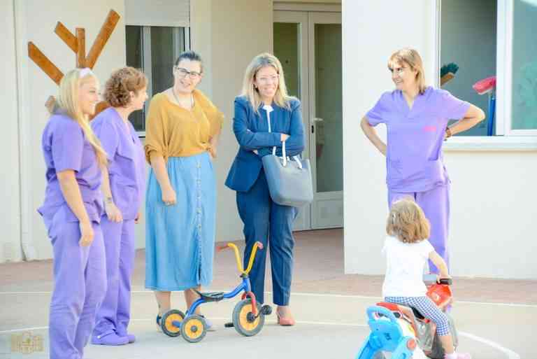 La Escuela Infantil Lorencete que atenderá este curso a 75 años de entre cero a tres años de edad ha recibido la visita de la alcaldesa de Tomelloso