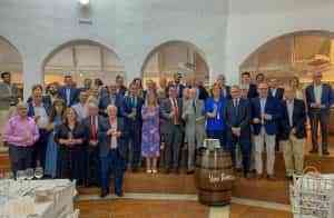 Representantes del sector industrial del vino, alcohol y mosto regional se reunieron en la cooperativa Virgen de las Viñas Bodegas y Almazara de Tomelloso