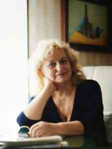 Natividad Cepeda Serrano: “Escribir poesía es intimista y difícil porque es lo más profundo y bello de la literatura”