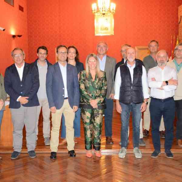 Representantes de la Asociación Empresarial para la Discapacidad AEDIS se reunión con la alcaldesa de Tomelloso