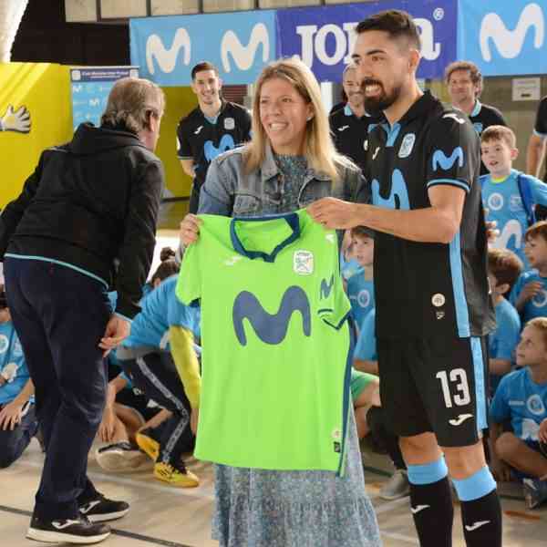 El equipo de fútbol sala Movistar Inter ha reunido hoy a 400 niños del cuarto curso de colegios de Tomelloso en una actividad deportiva