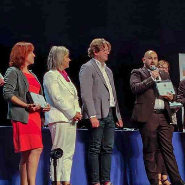 Entregado en Fuenlabrada al ayuntamiento de Tomelloso el Premio a las Buenas Prácticas en Atención Domiciliaria por el servicio ‘Comida Sobre Ruedas’