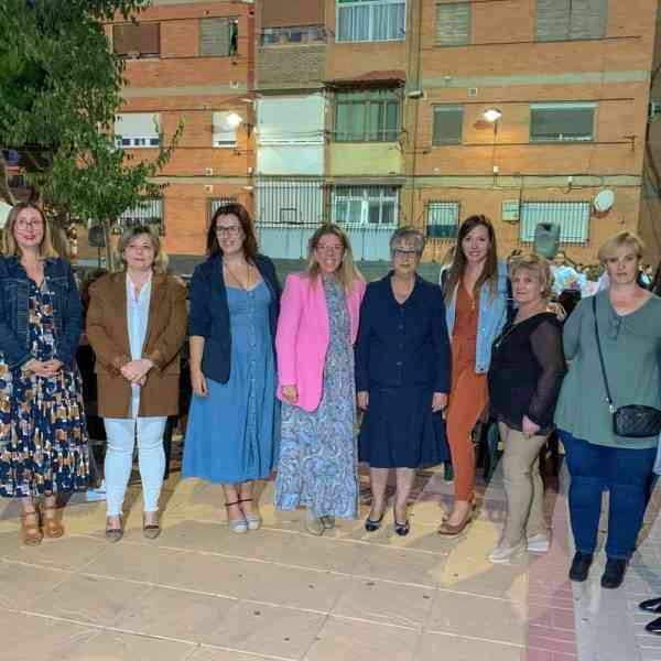 Iniciaron las fiestas del barrio del Pilar en honor a su patrona la Santísima Virgen del Pilar que contaron con la presencia de la alcaldesa tomellosera