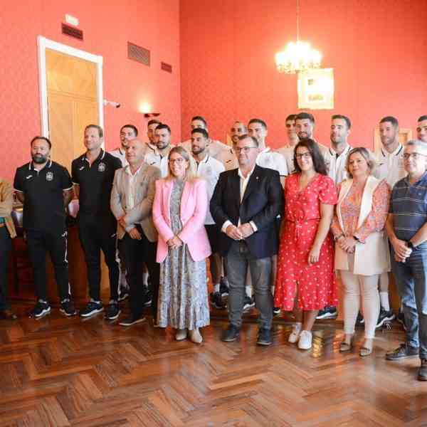 La Selección Española de Fútbol Sala asistió a un acto de bienvenida en el salón de plenos del ayuntamiento de Tomelloso