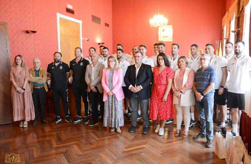 La Selección Española de Fútbol Sala asistió a un acto de bienvenida en el salón de plenos del ayuntamiento de Tomelloso