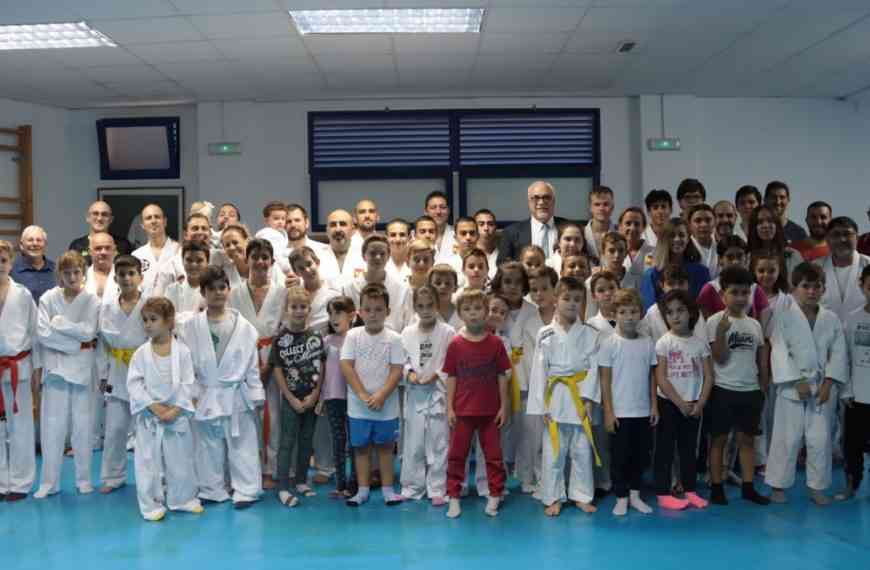 La escuela deportiva municipal de judo y jiu-jitsu y del Club de Judo Manzanares inauguró su temporada 2022-23