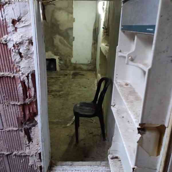 Detenido por cultivo de marihuana en un zulo al que se accedía por la puerta de un frigorífico en Argamasilla