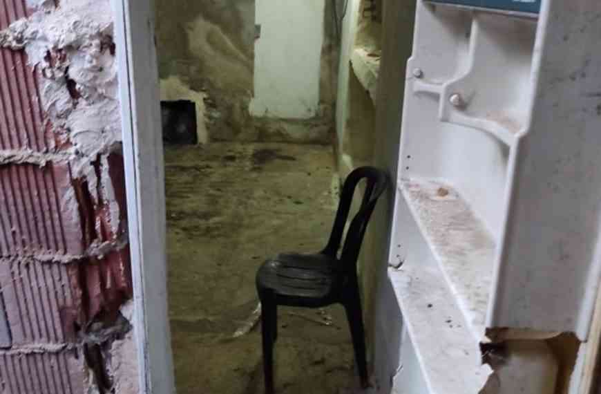 Detenido por cultivo de marihuana en un zulo al que se accedía por la puerta de un frigorífico en Argamasilla