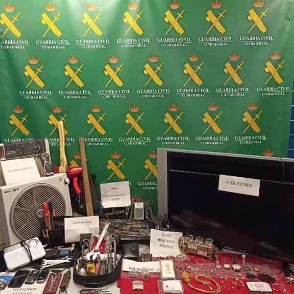 Detienen a dos personas acusadas de cometer 21 robos en Tomelloso (Ciudad Real)