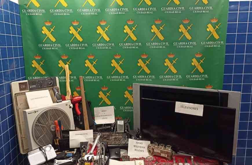 Detienen a dos personas acusadas de cometer 21 robos en Tomelloso (Ciudad Real)