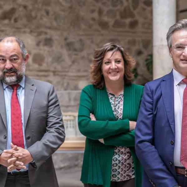 Diez entidades de economía social de C-LM, reflejadas en un libro que retrata casos de éxito en este ámbito