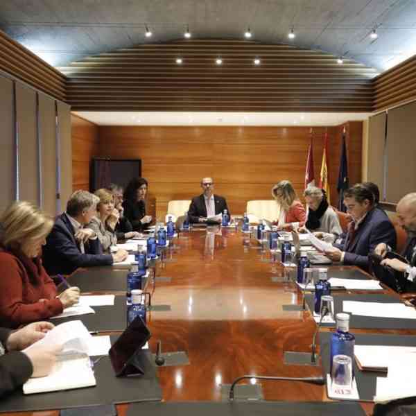 El pleno de las Cortes de C-LM de este jueves arrancará con dos declaraciones sobre los días de la Infancia y el 25N