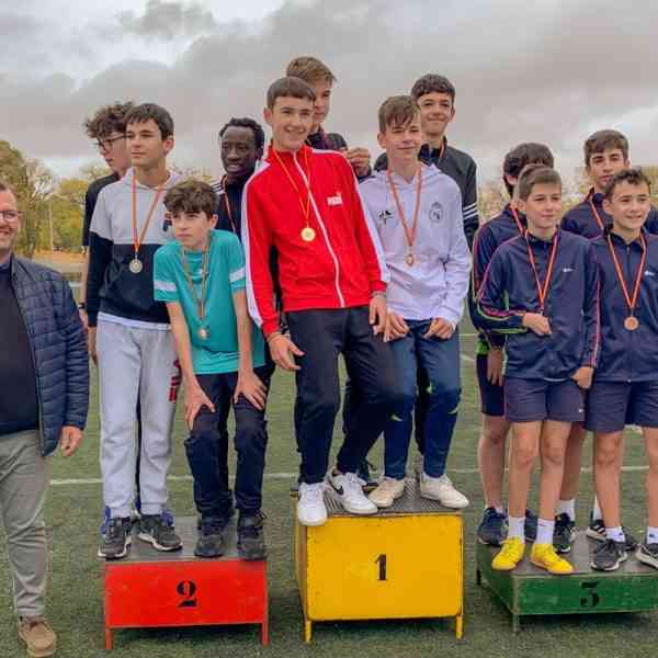 Las Olimpiadas de deportes individuales por institutos han reunido esta mañana a 250 estudiantes de 1º y 2º de Secundaria Obligatoria de Tomelloso