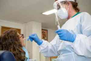 Castilla-La Mancha registró 322 casos por infección de COVID del 28 de noviembre al 4 de diciembre en personas mayores de 60 años