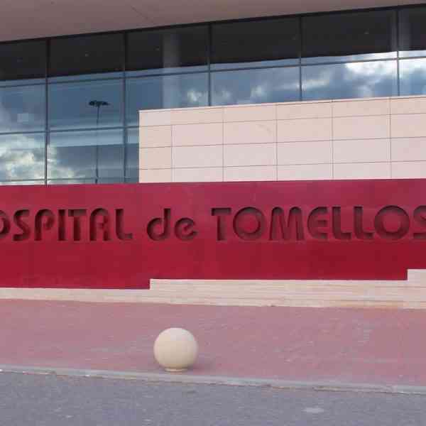 Herido un trabajador al precipitarse desde unas escaleras tras recibir una descarga eléctrica en Tomelloso