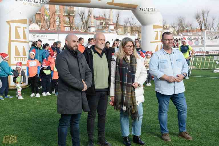 Celebrada la Carrera de Papa Noel en Tomelloso con masiva asistencia de escolares y familias en un ambiente navideño y solidario