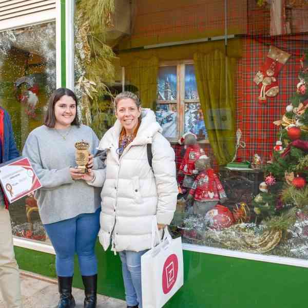 Entregados los premios del IX Concurso de Escaparatismo de la campaña de Navidad 2022 en Tomelloso