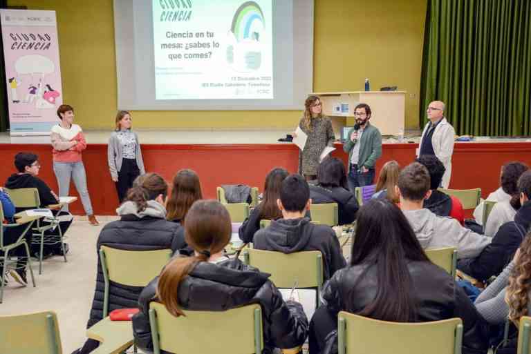 En Tomelloso se ha celebrado el taller “Ciencia en tu mesa: ¿sabes lo que comes?” con participación de los  estudiantes del municipio y continuará el 19 de diciembre