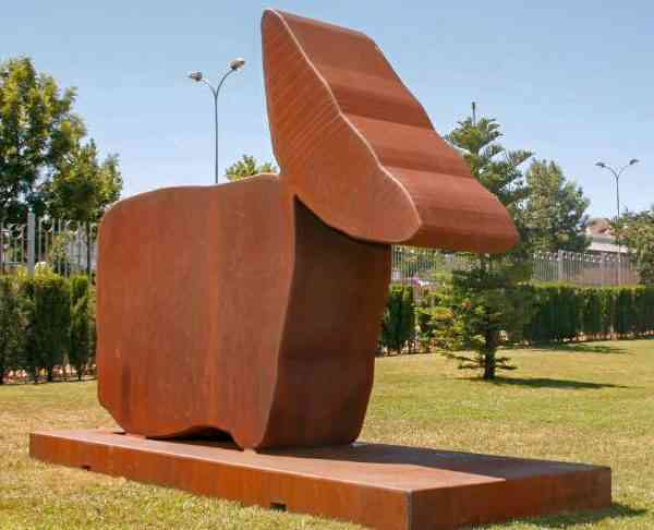 Exposición “Esculturas Monumentales” de Juan Méjica en el Parque de la Constitución de Tomelloso del 11 de enero al 10 de abril