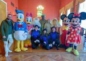 Los Reyes Magos de Oriente fueron recibidos en el ayuntamiento de Tomelloso y también visitaron el hospital de la localidad este 5 de enero