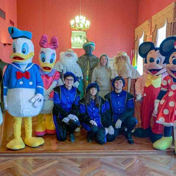 Los Reyes Magos de Oriente fueron recibidos en el ayuntamiento de Tomelloso y también visitaron el hospital de la localidad este 5 de enero