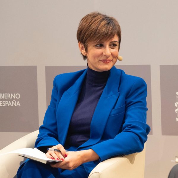 Isabel Rodríguez, Ministra de Política Territorial, Se Reunirá Mañana con la Alcaldesa de Tomelloso