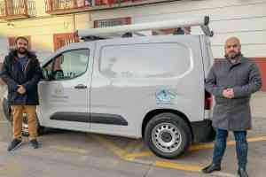 El Ayuntamiento de Tomelloso Adquiere un Vehículo Eléctrico para el Departamento de Servicios e Instalaciones