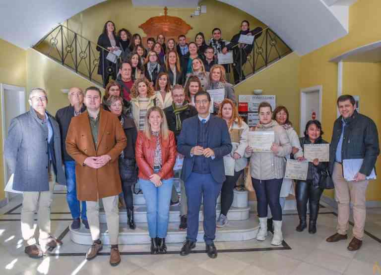 «Caballero destinará 3,6 millones para estimular la contratación indefinida de profesionales formados por Promueve»