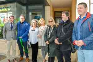 DKV abre una oficina de seguros en la plaza de España de Tomelloso