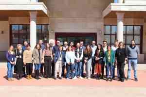 Treinta jóvenes de Castilla-La Mancha se capacitan como líderes en el sector agroalimentario.