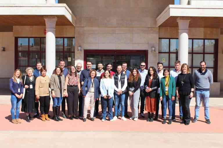 Treinta jóvenes de Castilla-La Mancha se capacitan como líderes en el sector agroalimentario.