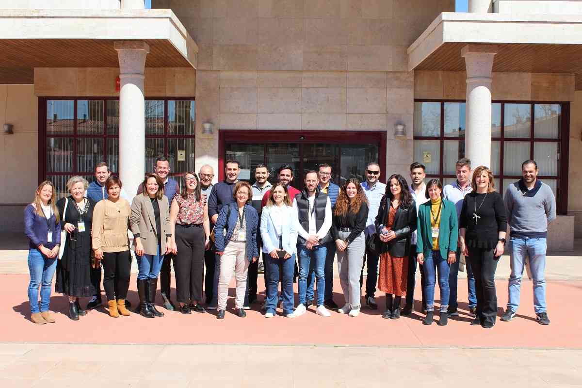 Treinta jóvenes de Castilla-La Mancha se capacitan como líderes en el sector agroalimentario.