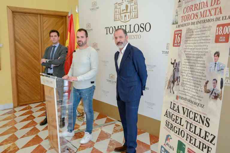 «La Stma Virgen de las Viñas es homenajeada con la X Corrida Benéfica como parte de las festividades en Tomelloso el 16 de abril»