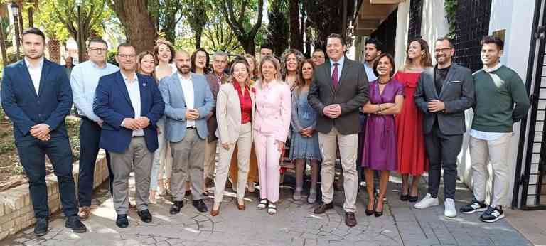 Calviño elogia a Inmaculada Jiménez en Tomelloso por su liderazgo, visión y gran dedicación como mujer incansable en su labor.