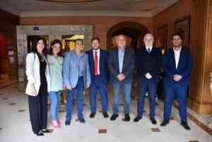 Nacho Hernando es galardonado con el premio de honor ‘Quijotaxi’ por la Asociación de Taxistas de Ciudad Real.