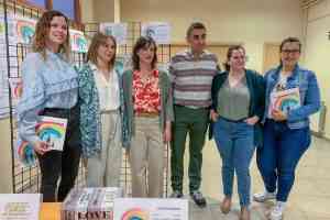 El cuento «Los abrazos de mi papá» se presentó en la biblioteca municipal de Tomelloso.