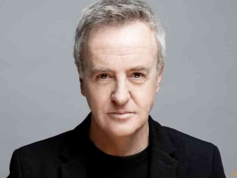 «La Cultura del Vino» presenta: Recital poético Madre con Carlos Hipólito y Shuarma en Puertollano y Tomelloso los días 21 y 23 de abril respectivamente.